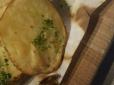 Смажена картопля та тарган як приправа: У Севастополі продають екстремальну 