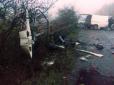 Смертельна ДТП на Житомирщині: Троє жінок вилетіли через лобове скло мікроавтобуса (фото)