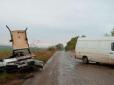 У жахливій аварії під Одесою авто розірвало на частини (фото)