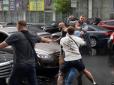 Хто стоїть за нападом на авто Порошенка і яку мету переслідує (фото, відео)