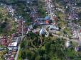 Фото дня: У мережі показали закарпатське село, де на ділянці 300 метрів відразу 4 церкви та 600-річна липа (фото)