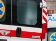 На Дніпропетровщині чоловік викликав швидку для дружини, а потім зачинив медиків у будинку