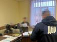 Жертва мала чинне бронювання: У Вінниці працівниця ТЦК душила чоловіка за відмову підписувати анкету (відео)