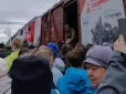 Наче три дні не їли: Жителі російського міста побилися за безкоштовну кашу біля 