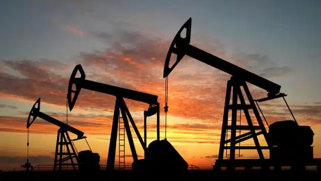 Удар все більш відчутний: У липні нафтогазові доходи РФ впадуть на третину