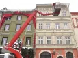 Вже кілька днів у реанімації: У Львові 20-річний хлопець впав у кому через бурульку (відео)